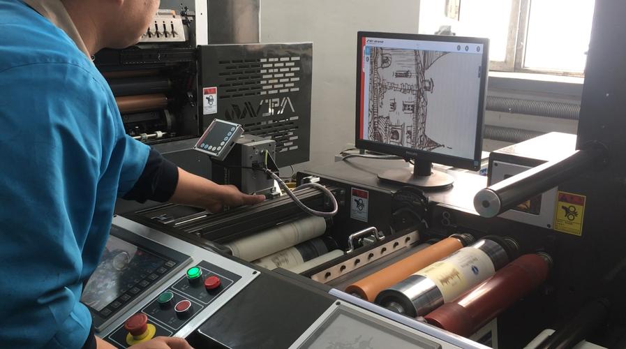 包裝設(shè)計(jì),設(shè)計(jì),制作,代理,發(fā)布國(guó)內(nèi)廣告業(yè)務(wù);經(jīng)銷:紙張,印刷耗材等